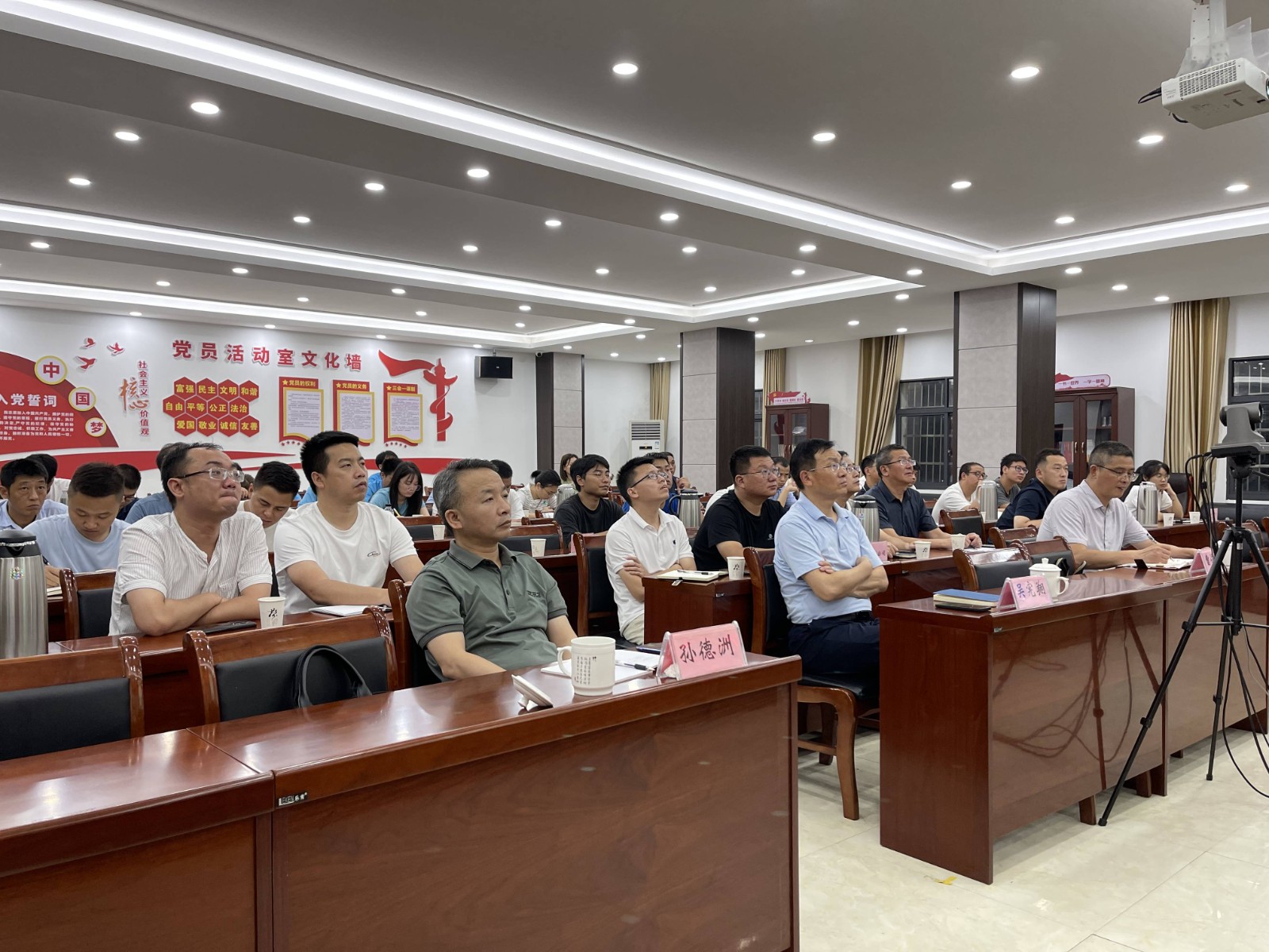 1b0fddcce3978a98a368db7aaef7e246.jpg c131ecc2f1c380a2f500e4dd1d405b7.jpg