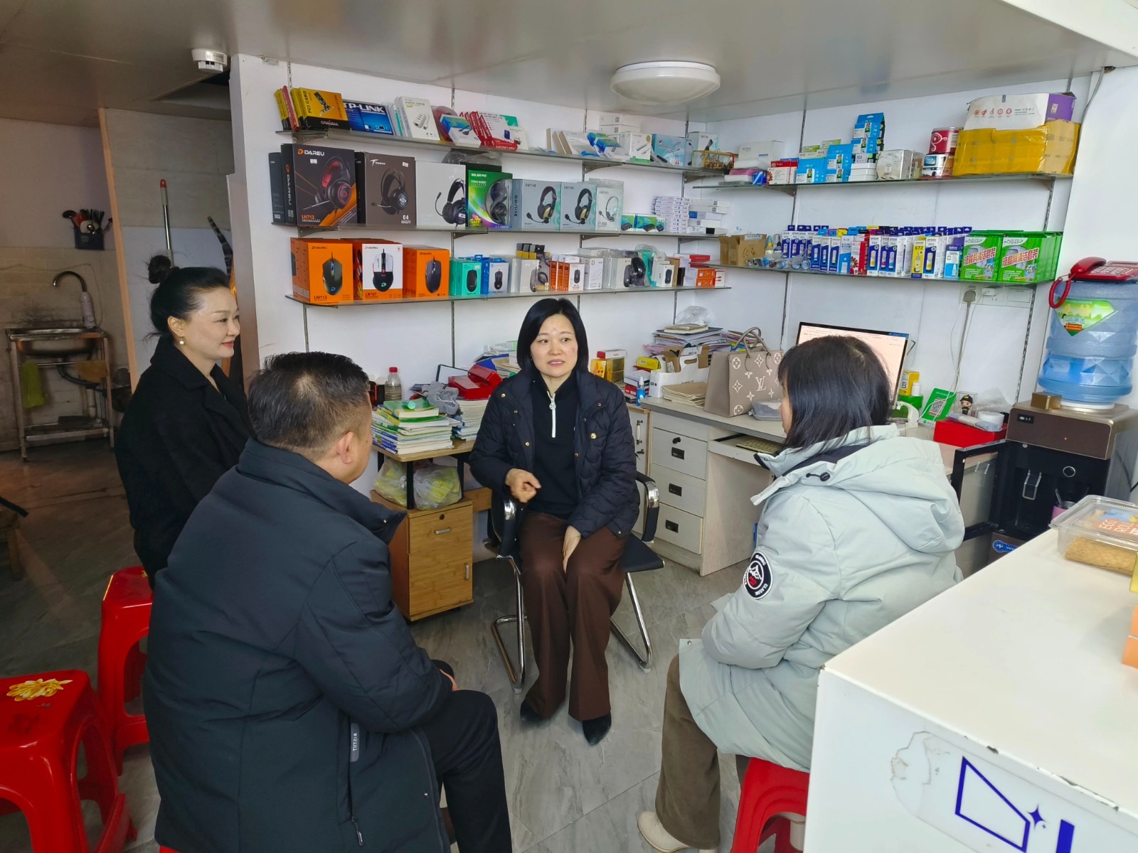 a98fe348394442190ef4d8469583ff87.jpg a98fe348394442190ef4d8469583ff87.jpg